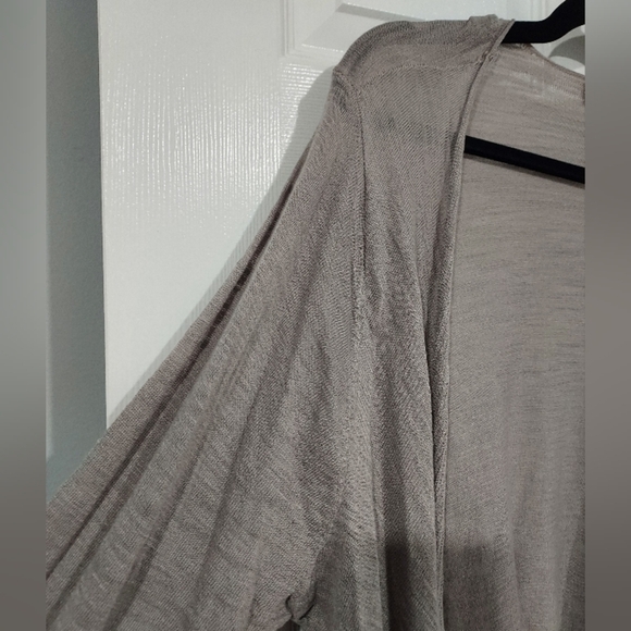 Torrid Taupe Slub Cardigan Drape Front Sweater in Size 3 /22-24 - Picture 5 of 11